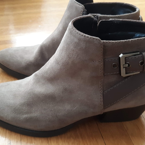 Aquatalia Women's Grey Ankle Booties Low Heel 6.5 - Picture 8 of 8
